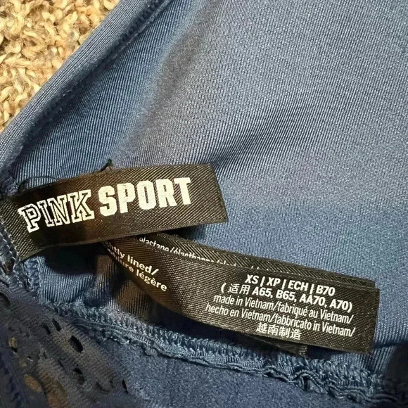 PINK VICTORIA SECRET CROCHET BLUE PADDED SPORTS BRA SIZE XS - Picture 7 of 7